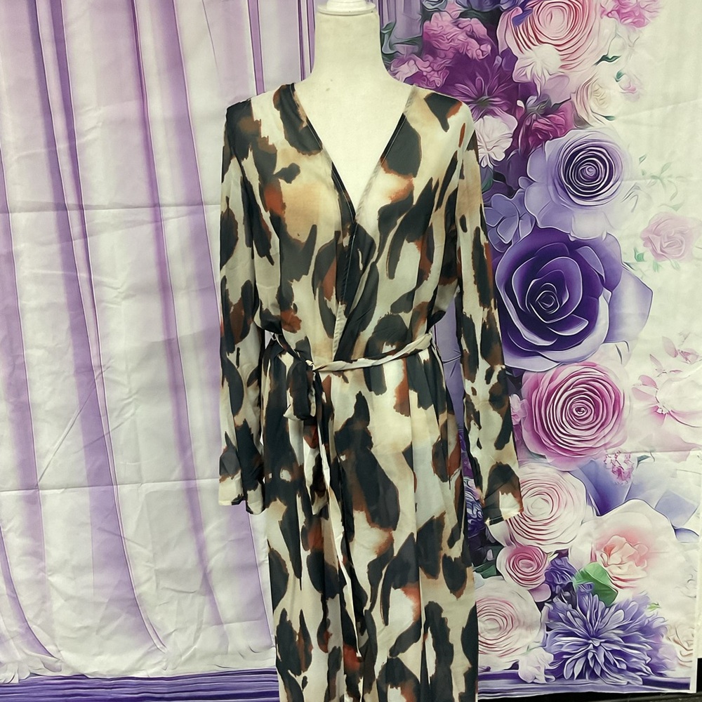 Fashion Nova Black and Cream Long Sleeve Dress